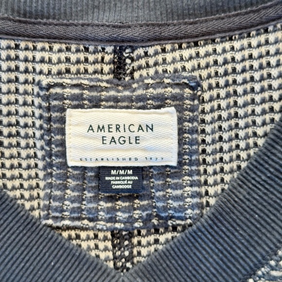 American Eagle Outfitters Big Hug V-Neck Sweater - Picture 2 of 2